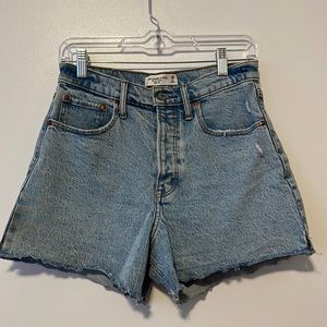 Abercrombie & Fitch The Dad High Rise Short